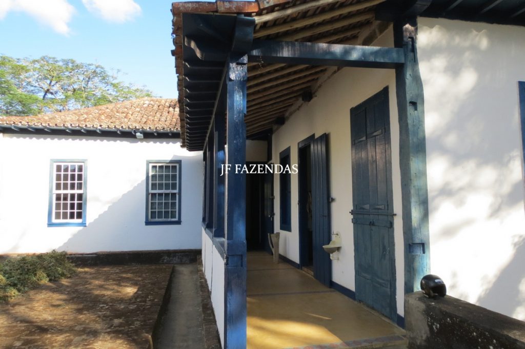 Fazenda Centenária – 255 hectares – Belmiro Braga – MG Fazenda Centenária – 255 hectares – Belmiro Braga – MG