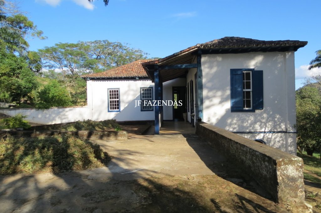 Fazenda Centenária – 255 hectares – Belmiro Braga – MG Fazenda Centenária – 255 hectares – Belmiro Braga – MG