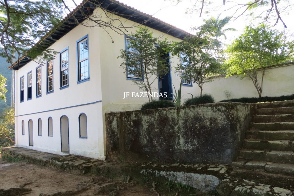 Fazenda Centenária – 255 hectares – Belmiro Braga – MG Fazenda Centenária – 255 hectares – Belmiro Braga – MG