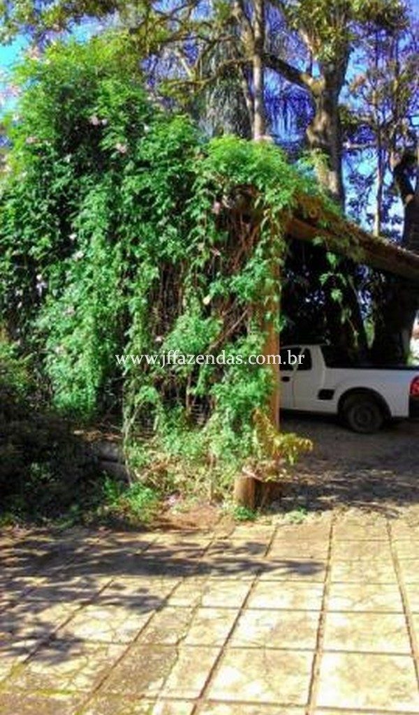 Granja de alto padrão em Matias Barbosa – MG – 1,9 hectares Granja de alto padrão em Matias Barbosa – MG – 1,9 hectares