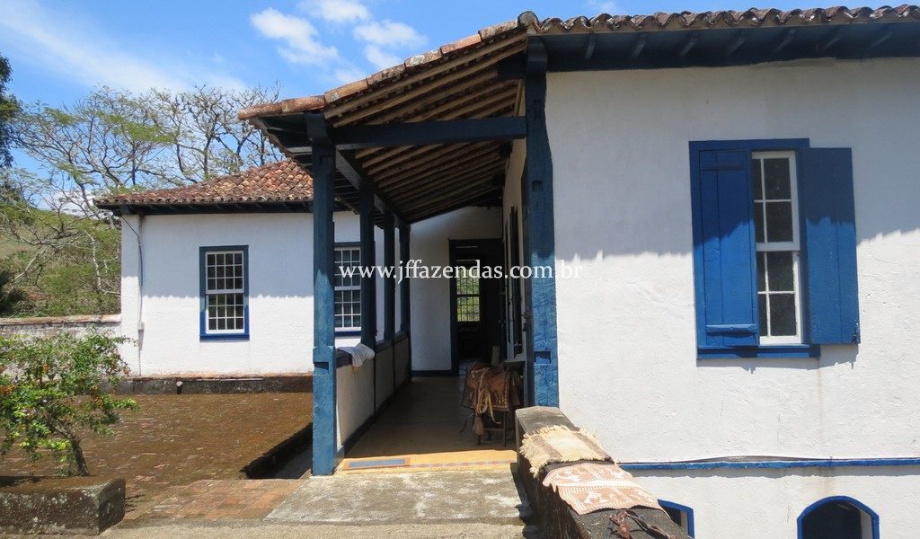 Fazenda Centenária – 255 hectares – Belmiro Braga – MG Fazenda Centenária – 255 hectares – Belmiro Braga – MG