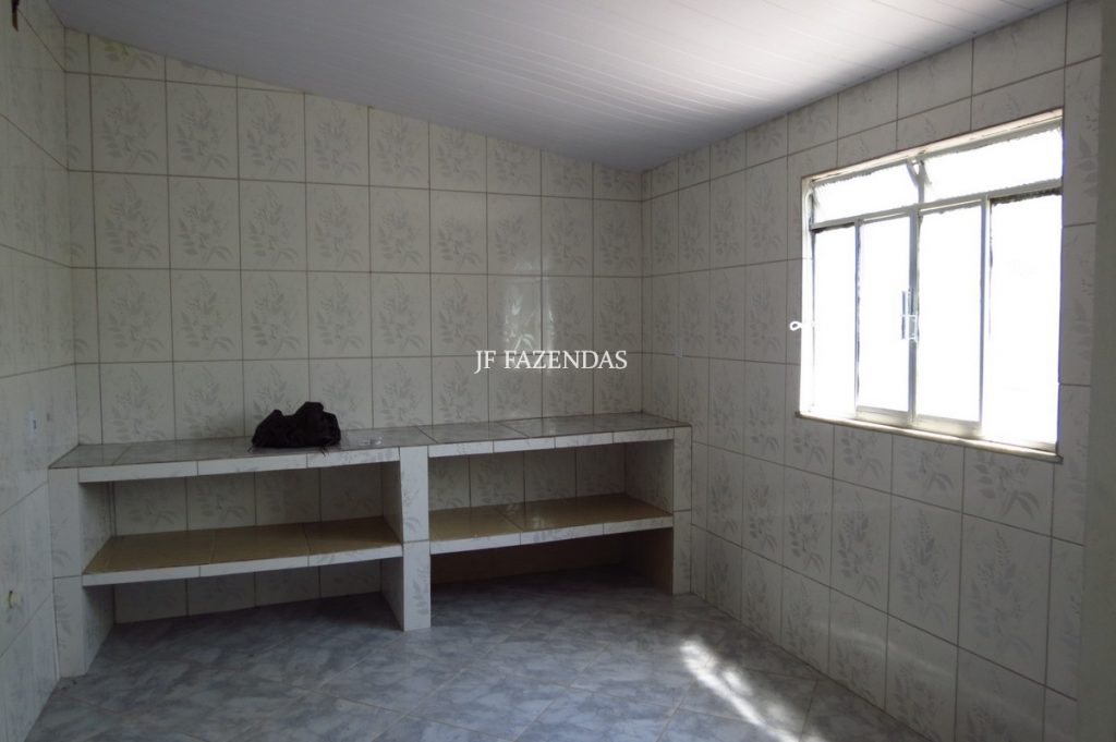Granja de 1000 m² em Chácara-MG Granja de 1000 m² em Chácara-MG