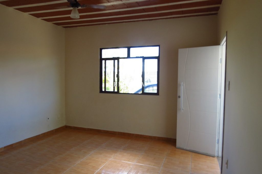 Granja de 1000 m² em Chácara-MG Granja de 1000 m² em Chácara-MG