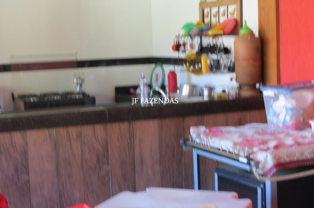 Granja em Juiz de Fora – MG – 1900 m² Granja em Juiz de Fora – MG – 1900 m²