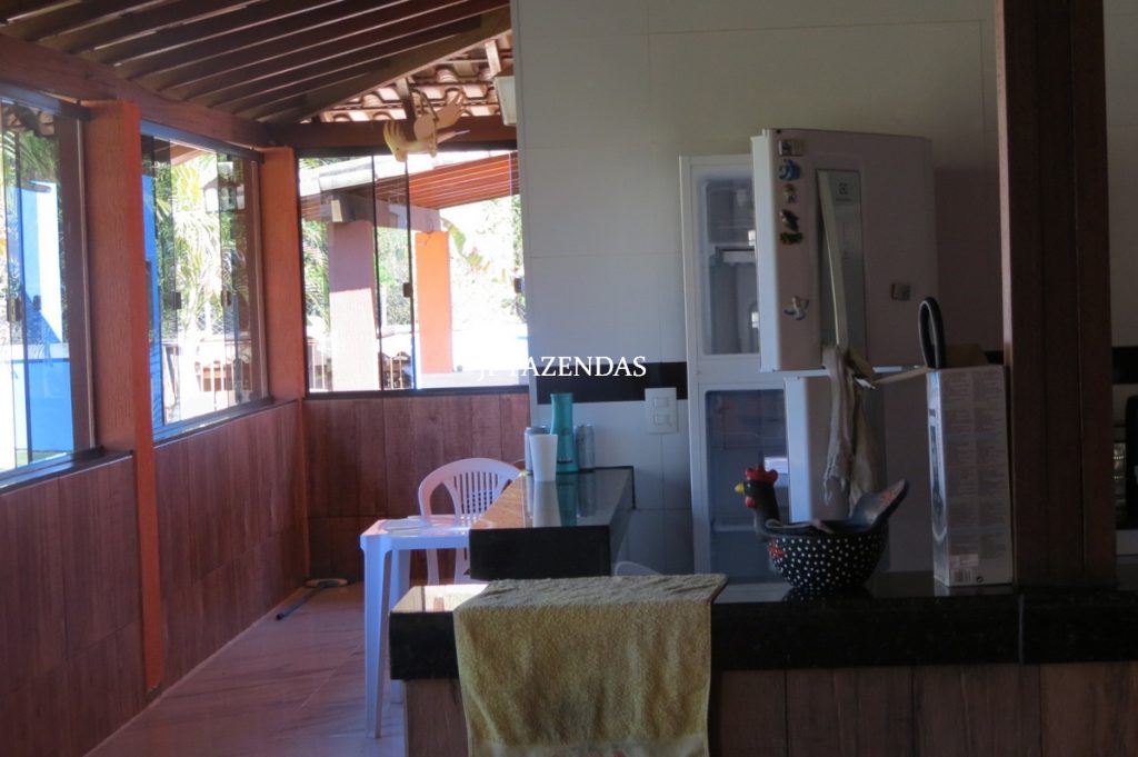 Granja em Juiz de Fora – MG – 1900 m² Granja em Juiz de Fora – MG – 1900 m²