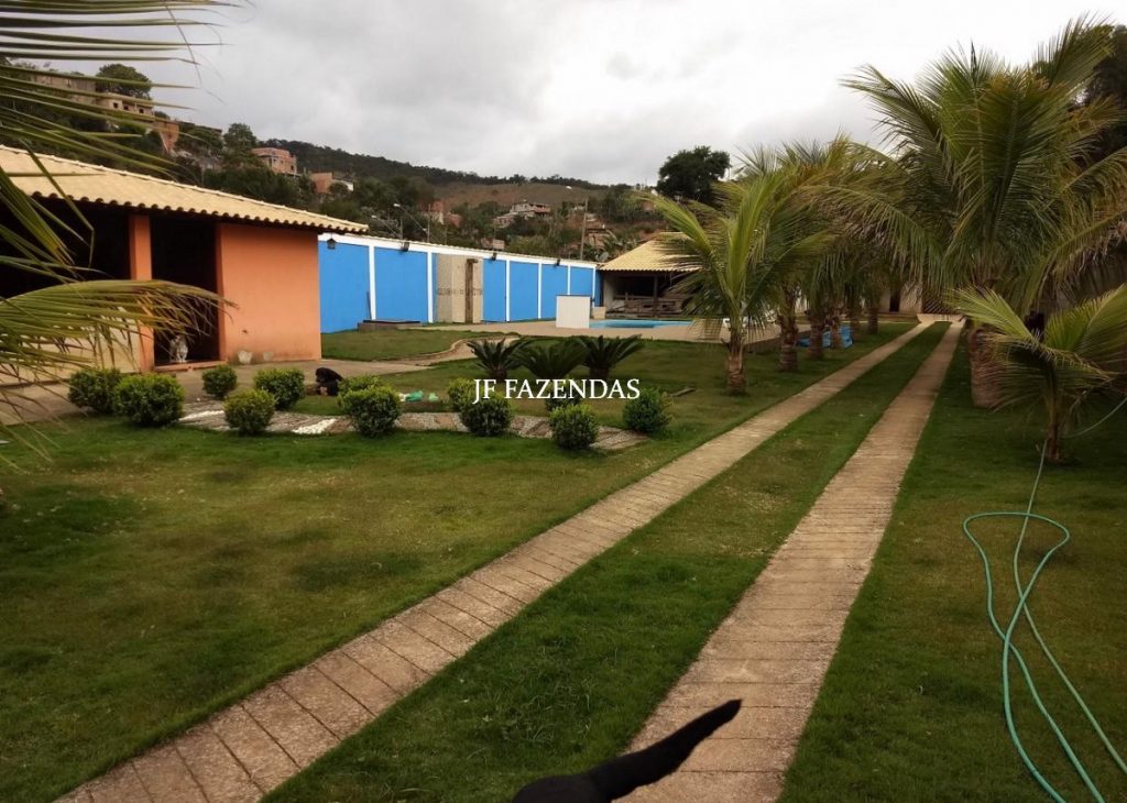 Granja em Juiz de Fora – MG – 1900 m² Granja em Juiz de Fora – MG – 1900 m²