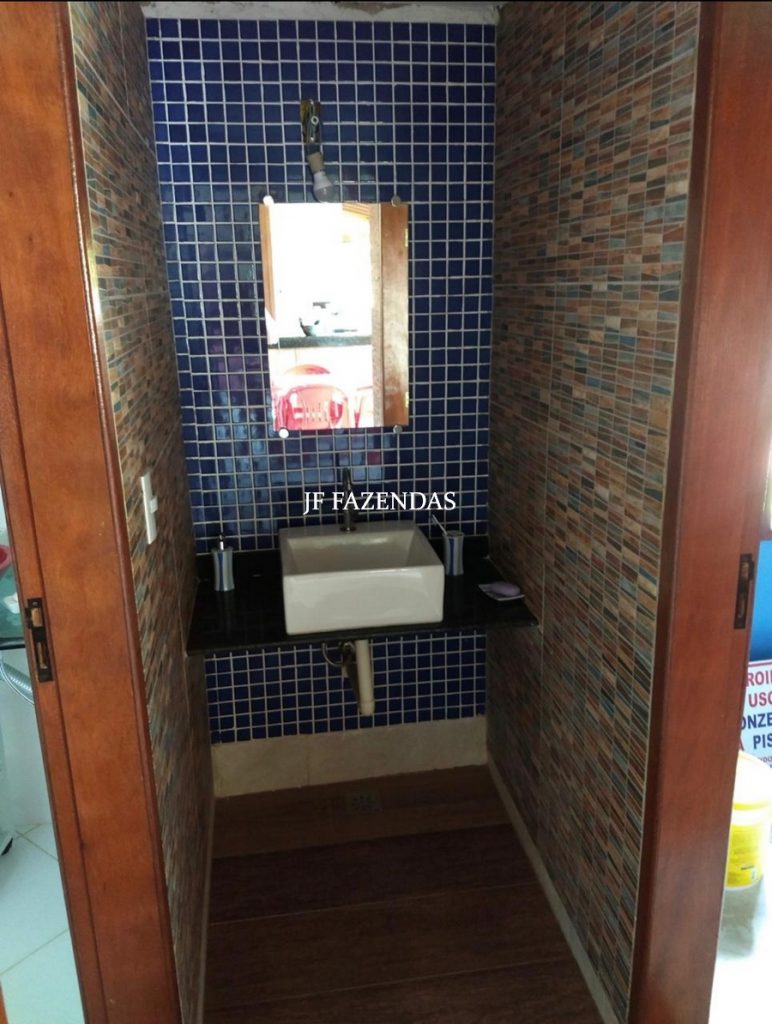 Granja em Juiz de Fora – MG – 1900 m² Granja em Juiz de Fora – MG – 1900 m²