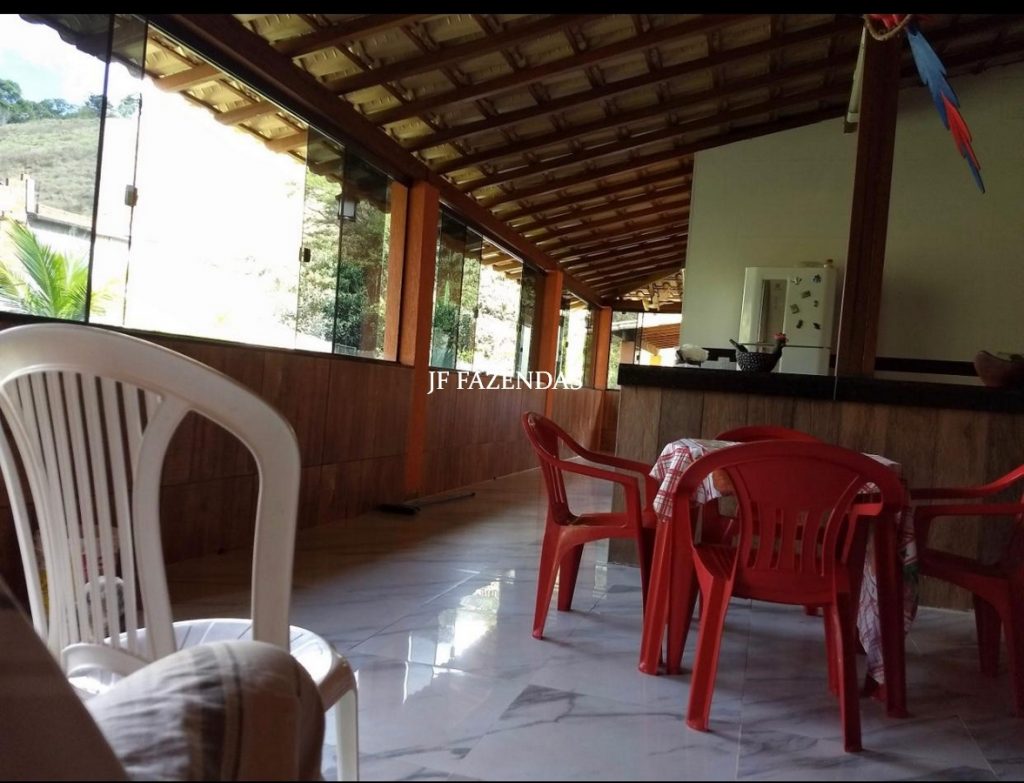 Granja em Juiz de Fora – MG – 1900 m² Granja em Juiz de Fora – MG – 1900 m²