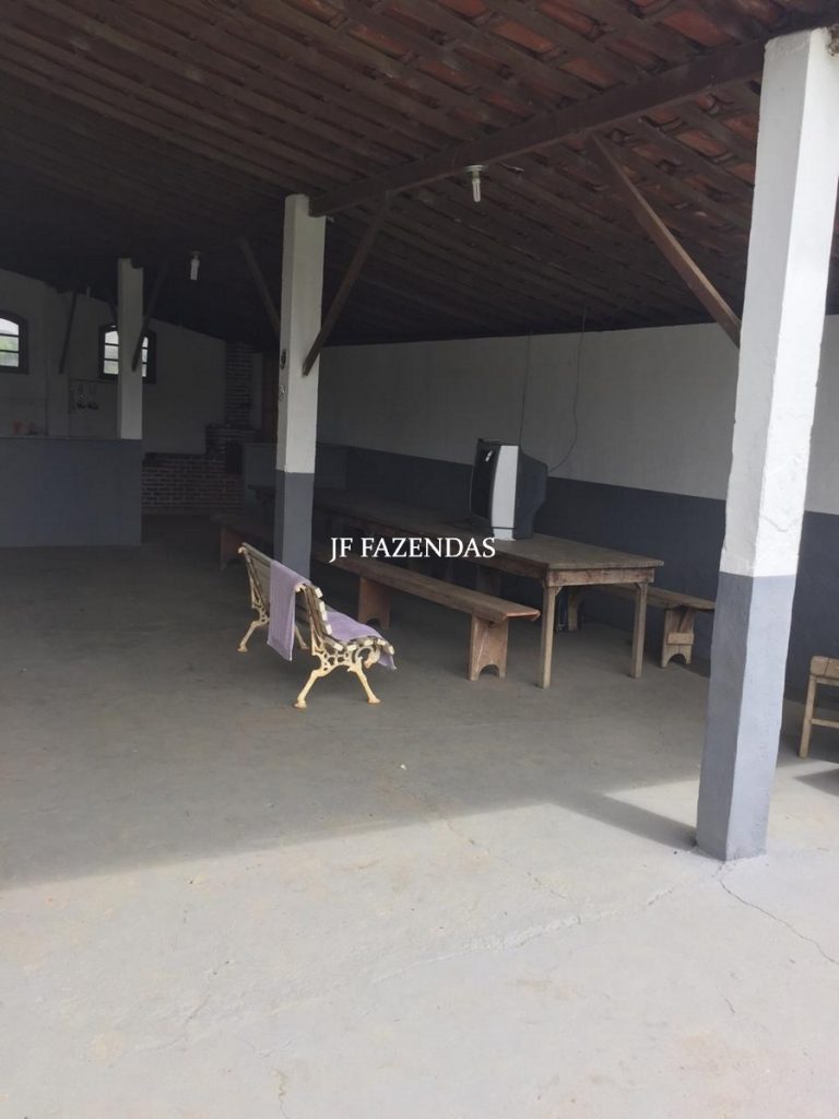 Granja em Juiz de Fora-MG – 4.000m² Granja em Juiz de Fora-MG – 4.000m²