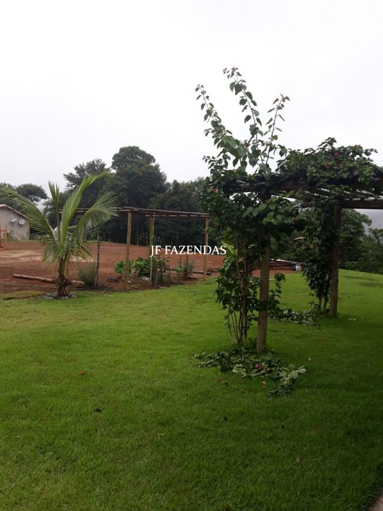 Granja em Juiz de Fora – MG – Bairro Grama – 1,6 hectares Granja em Juiz de Fora – MG – Bairro Grama – 1,6 hectares
