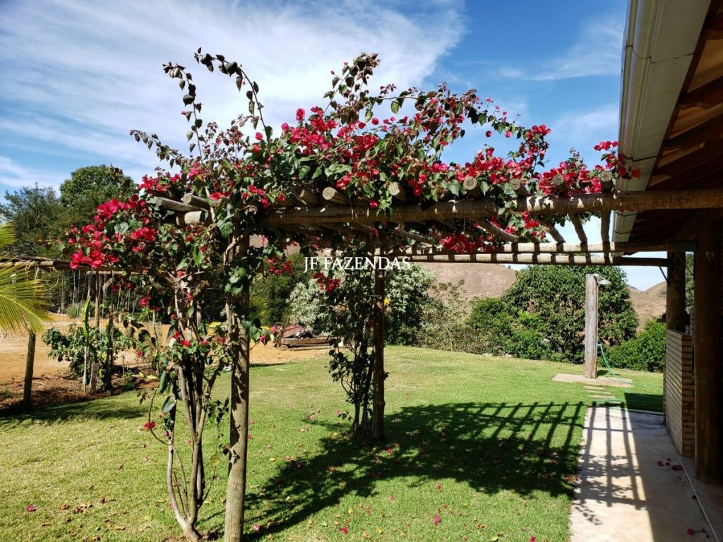 Granja em Juiz de Fora – MG – Bairro Grama – 1,6 hectares Granja em Juiz de Fora – MG – Bairro Grama – 1,6 hectares