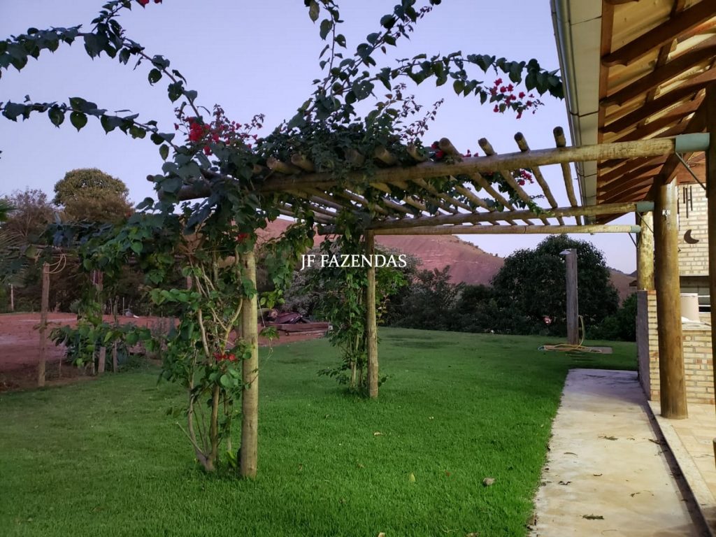 Granja em Juiz de Fora – MG – Bairro Grama – 1,6 hectares Granja em Juiz de Fora – MG – Bairro Grama – 1,6 hectares