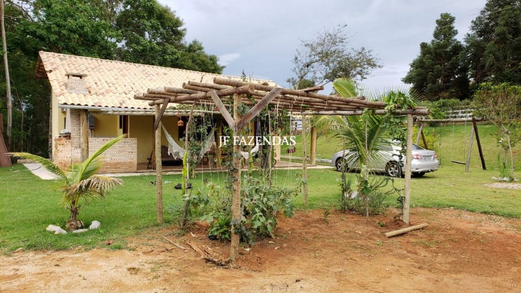 Granja em Juiz de Fora – MG – Bairro Grama – 1,6 hectares Granja em Juiz de Fora – MG – Bairro Grama – 1,6 hectares