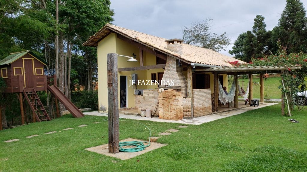 Granja em Juiz de Fora – MG – Bairro Grama – 1,6 hectares Granja em Juiz de Fora – MG – Bairro Grama – 1,6 hectares