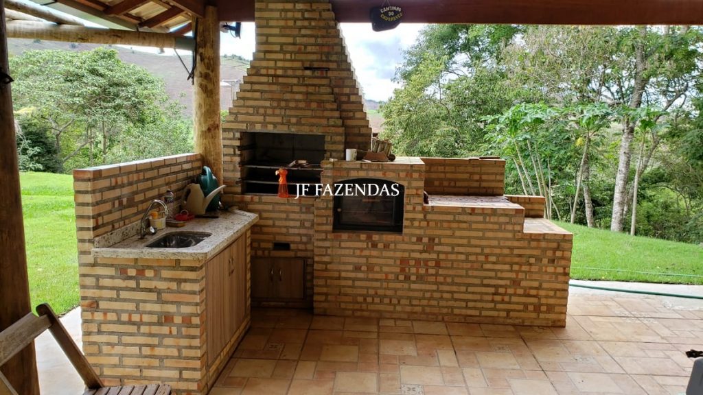 Granja em Juiz de Fora – MG – Bairro Grama – 1,6 hectares Granja em Juiz de Fora – MG – Bairro Grama – 1,6 hectares