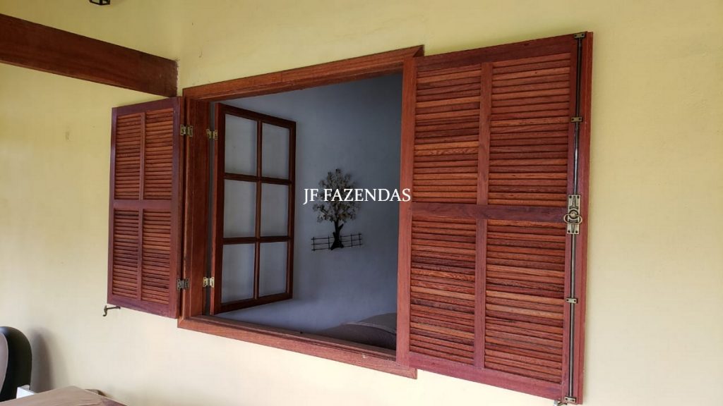 Granja em Juiz de Fora – MG – Bairro Grama – 1,6 hectares Granja em Juiz de Fora – MG – Bairro Grama – 1,6 hectares